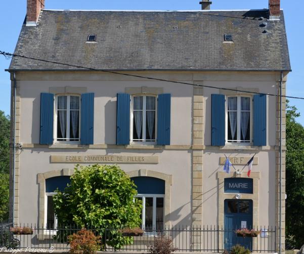Mairie de Montigny aux Amognes