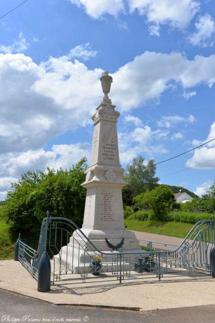 Monument aux Morts d'Asnois Nièvre Passion