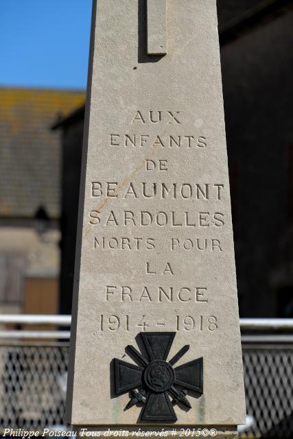 Monument aux Morts de Beaumont Sardolles