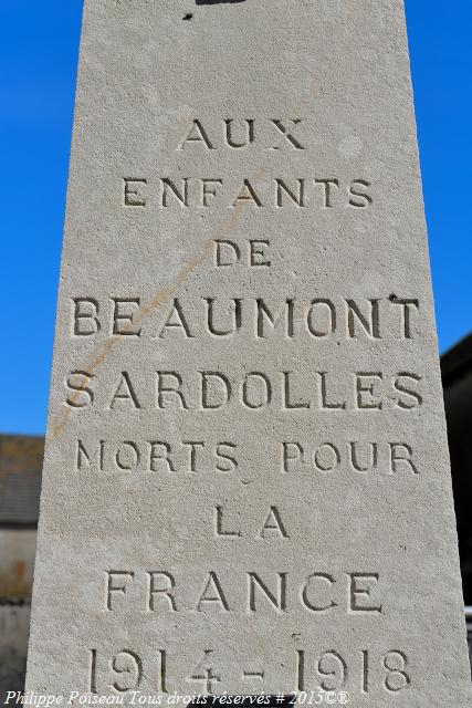 Monument aux Morts de Beaumont-Sardolles
