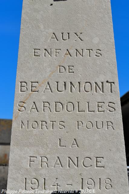 Monument aux Morts de Beaumont Sardolles