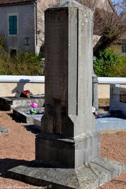 Monument aux morts de Chougny un hommage