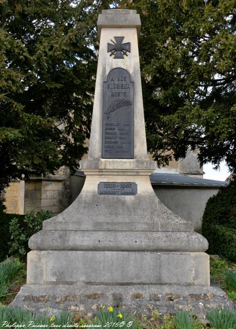 Monument aux Morts du village de Breugnon