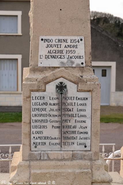 Monument aux Morts de Giry Nièvre Passion