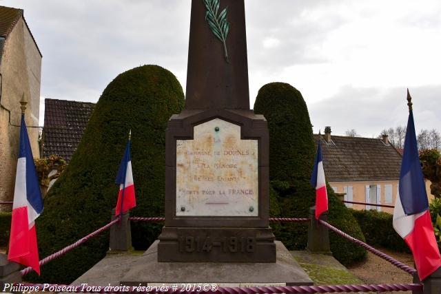 Monument aux Morts de Dornes un hommage