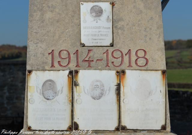 Monument aux Morts de Fertrève Nièvre Passion