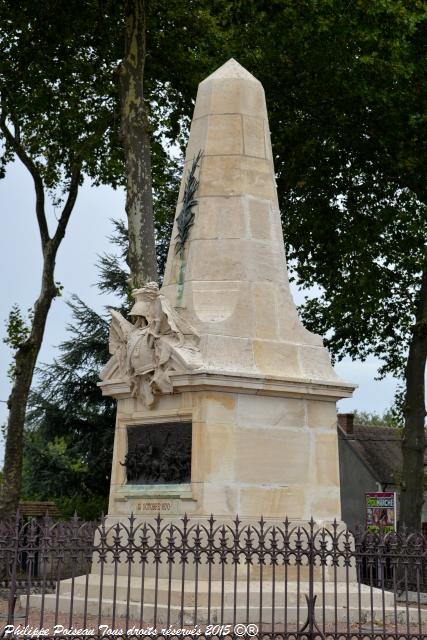 Monument commémoratif Mesves-Sur-Loire Nièvre Passion