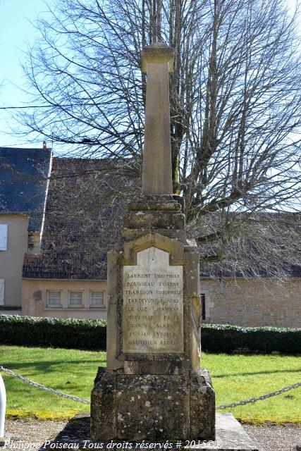 Monument aux Morts de Moraches Nièvre Passion