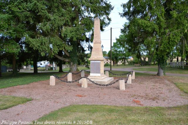 Monument aux Morts de Moussy