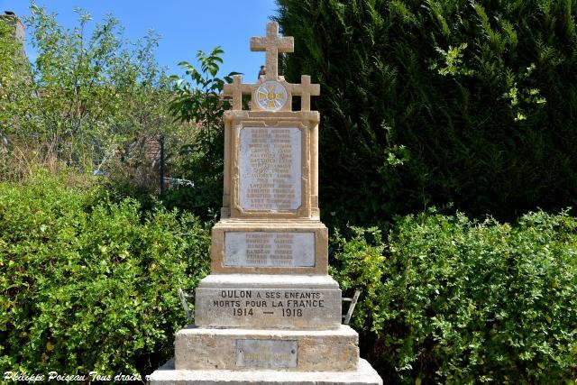 Monument aux Morts d'Oulon