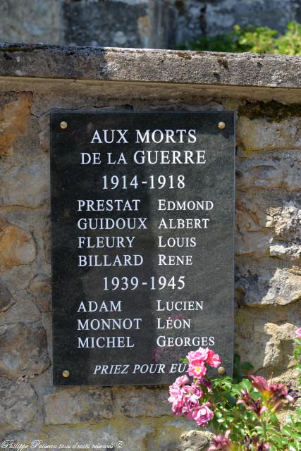 Monument aux morts de Parigny la Rose
