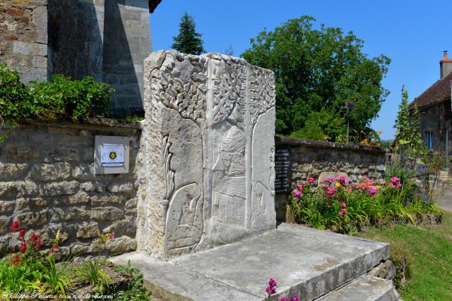 Monument aux morts de Parigny la Rose