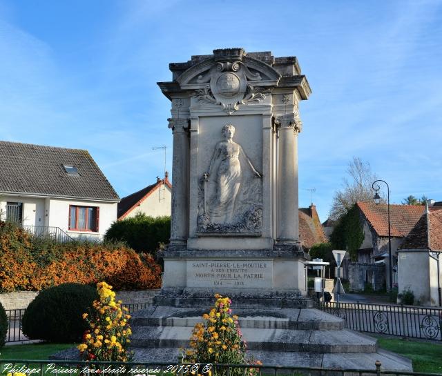 Monument aux morts de Saint Pierre Le Moûtier Nièvre Passion