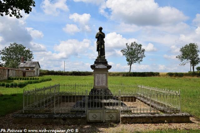 Monument aux Morts de Diennes Aubigny