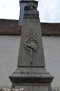Monument aux morts de Toury Lurcy