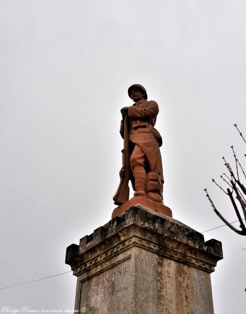 Monument aux morts de Vignol un beau patrimoine