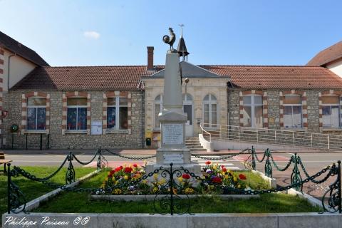 Monument aux morts de Saint Martin Sur Nohain un hommage