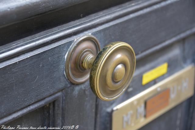 Poignées et Boutons de porte du Nivernais