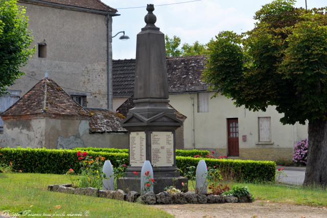 Monument aux morts de La Nocle Maulaix