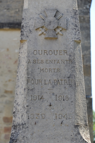 Monument aux morts d'Ourouër-aux-Amognes