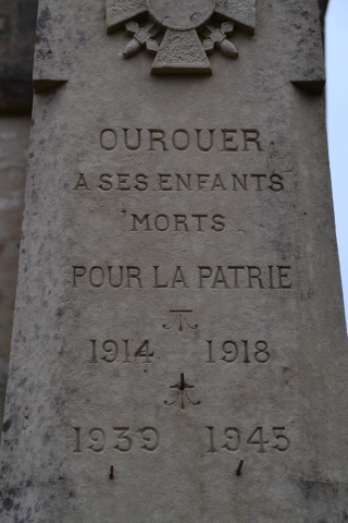 Monument aux morts d'Ourouër-aux-Amognes