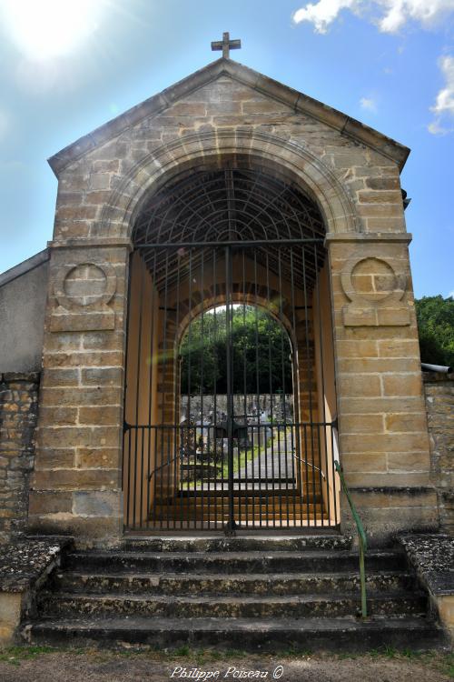 Porche du cimetière de Courcelles