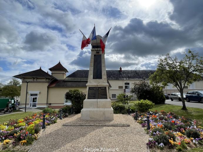 Monument aux morts de Fourchambault un hommage