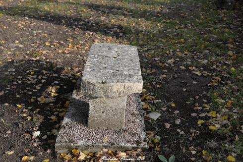 Pierre des morts de Dompierre sur Héry