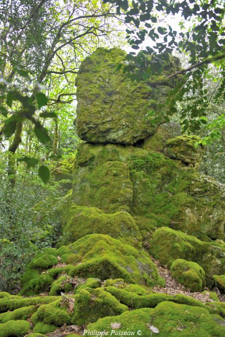 Les pierres de légende de la Nièvre