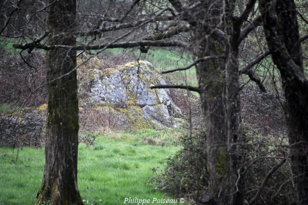 Roche de La Couche aux Femmes d'Onlay un beau patrimoine