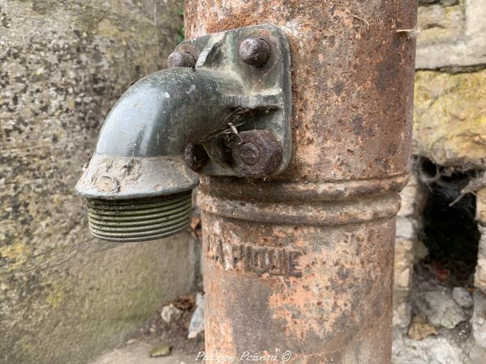 Borne fontaine de Guérigny