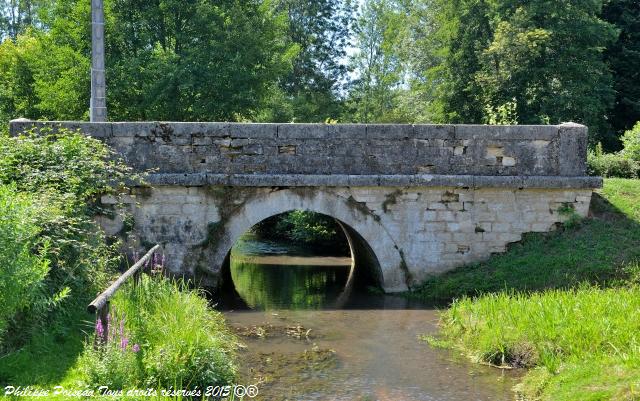 Pont de Beaumont-la-Ferrière un patrimoine