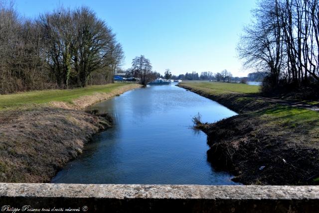 Pont sur le ruisseau de Venin Nièvre Passion