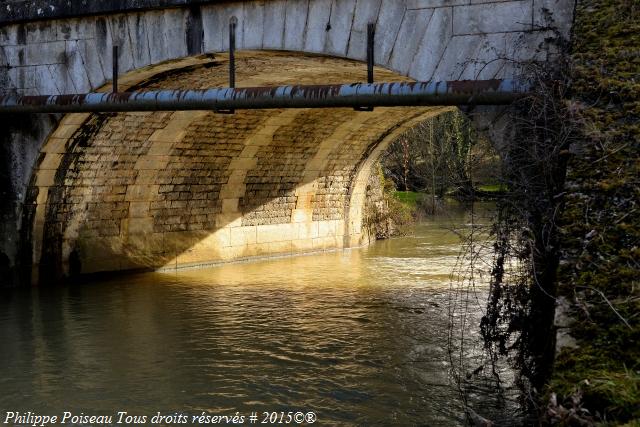 Pont de Tamnay en Bazois