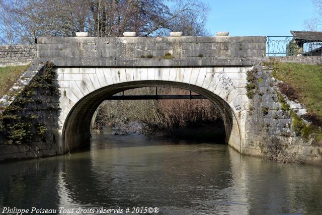 Pont de Tamnay en Bazois