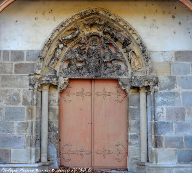 Portail de l’Église de Saint Pierre le Moûtier un beau patrimoine