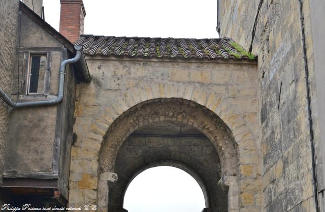 Église Saint Sauveur de Nevers un remarquable Prieuré Clunisien