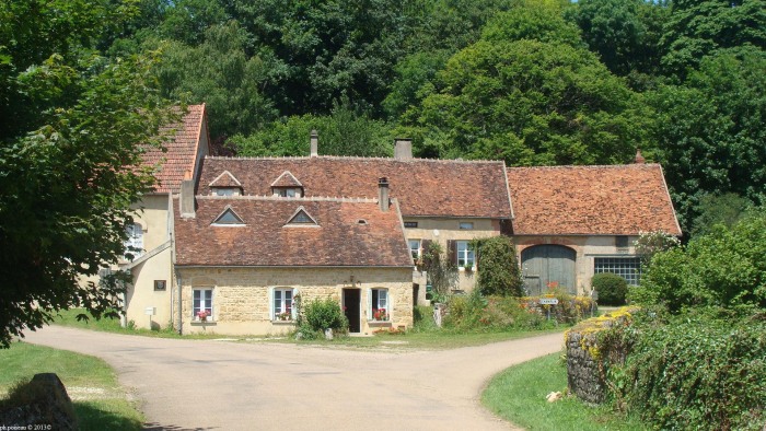 Le village Arthel Nièvre Passion