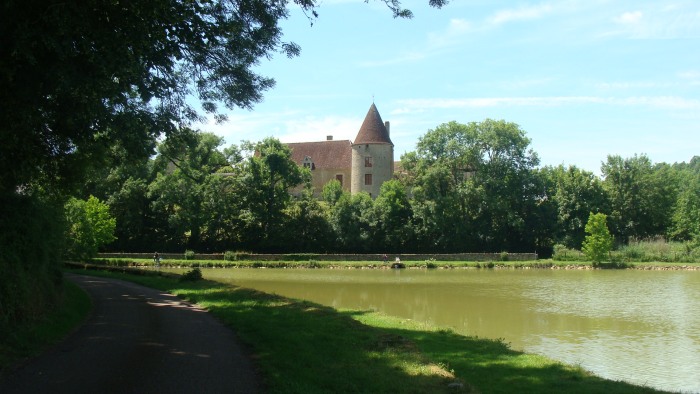 Le village Arthel Nièvre Passion