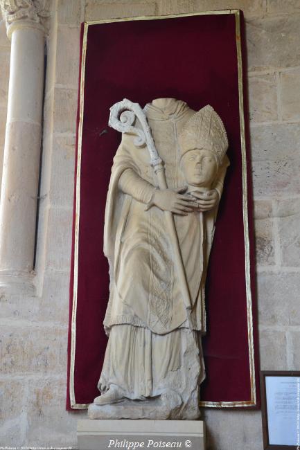 L'intérieur de l'église de Saint-Révérien
