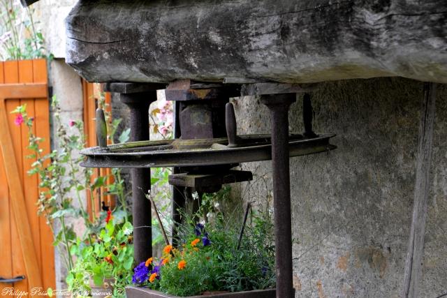 Pressoir dans le village de Maré