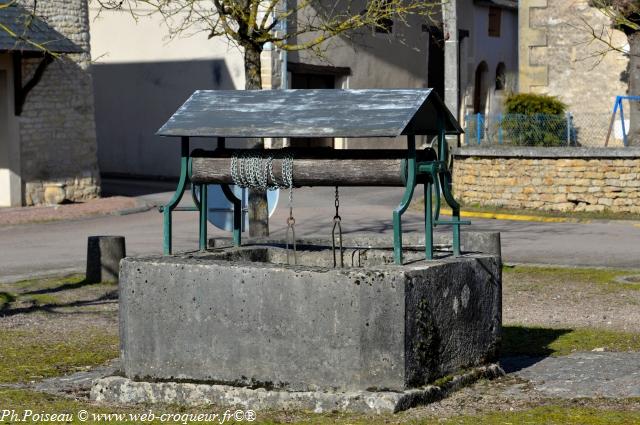 Place des Puits de Grenois