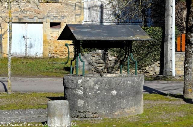 Place des Puits de Grenois