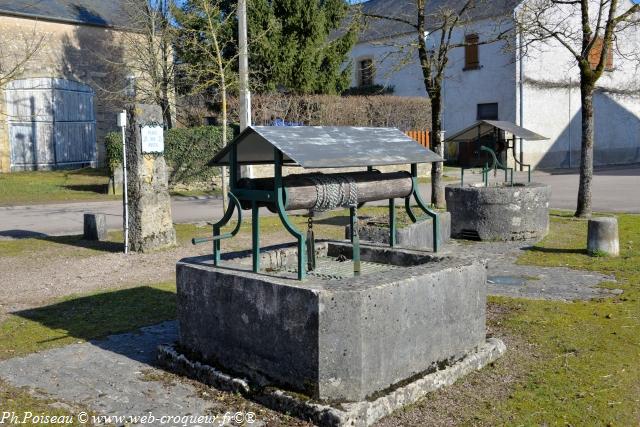 Place des Puits de Grenois