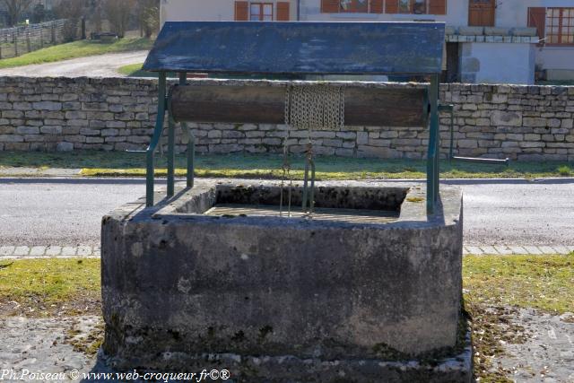 Place des Puits de Grenois