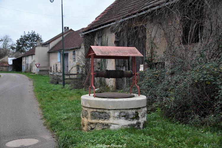 Le beau puits de Sauvigny