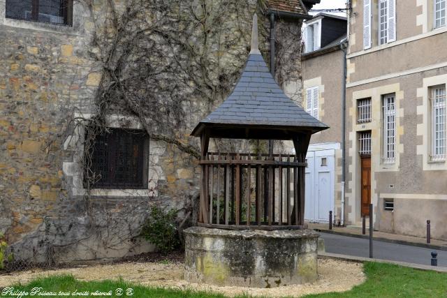 L'ancien puits de Nevers Nièvre Passion