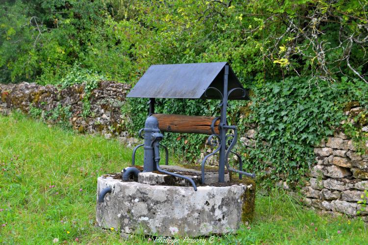 Pompe et puits de "l'Hôpitot"