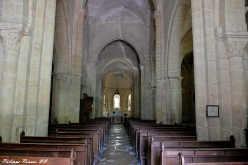 Église de Sémelay vue de l'intérieur Nièvre Passion