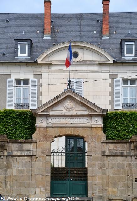 sous préfecture chateau chinon